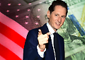 Premio negli USA per John Elkann: "È il numero 1" (ma l'Italia l'ha fatto Cavaliere del Lavoro)