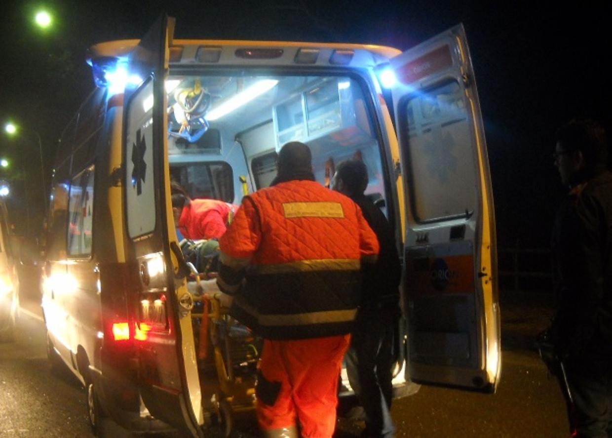 Nole, 93enne cade dal secondo piano: è grave in ospedale