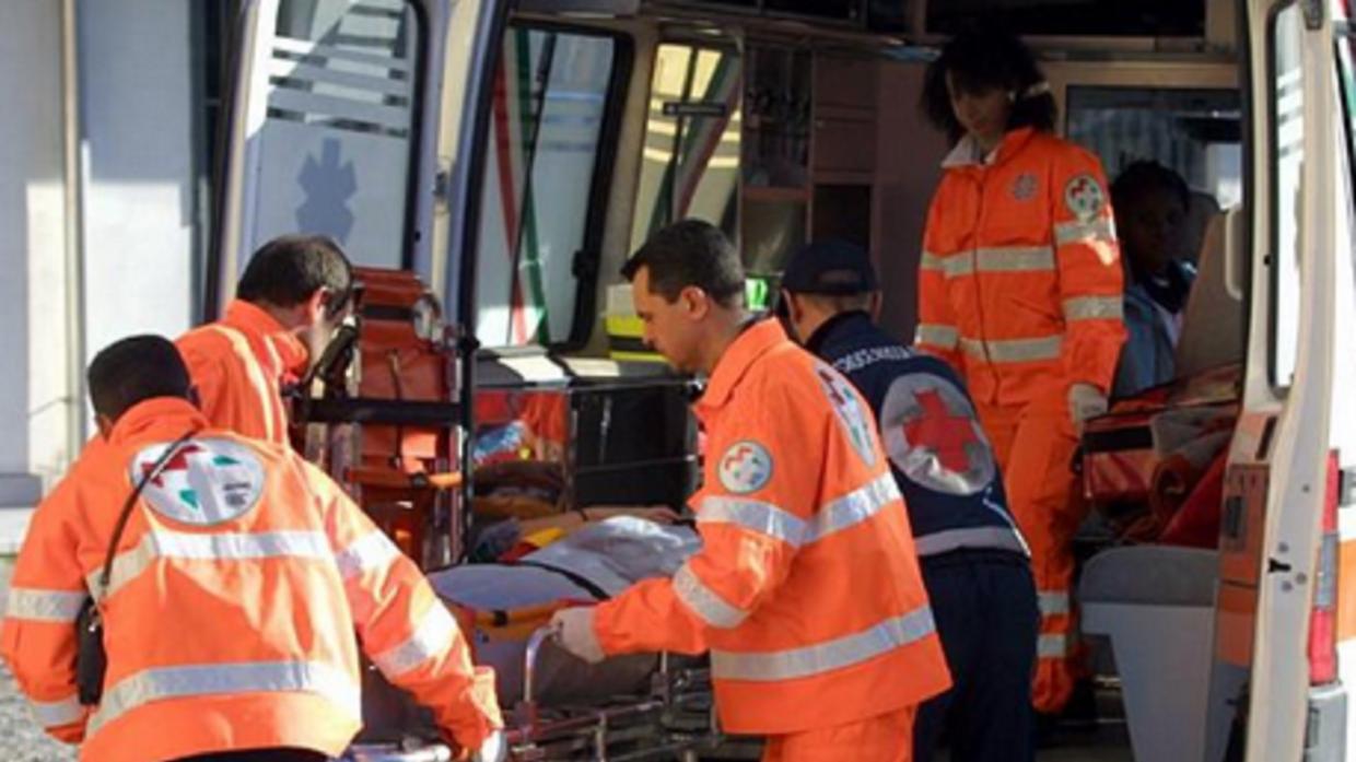 Accoltellato dopo una rissa nel centro di Avigliana, un uomo è stato trasportato in ospedale