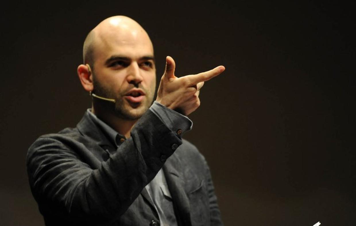 Anche Saviano al Lingotto: "Berlusconi candidabile? Terribile"