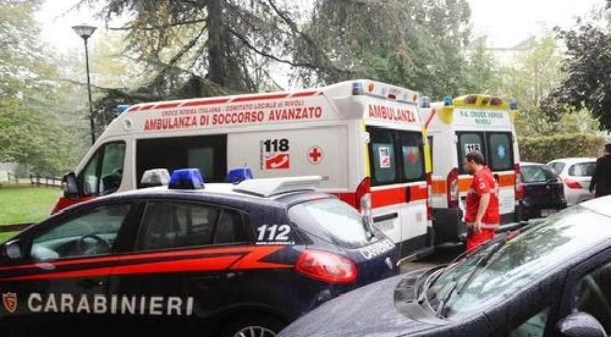 Carabinieri e ambulanza