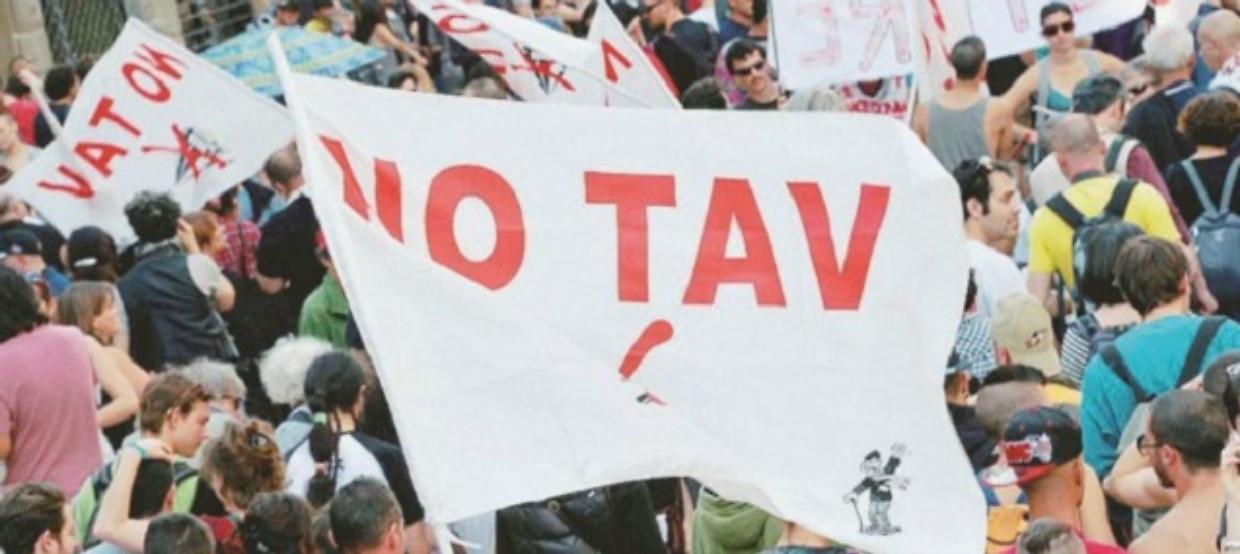 No Tav protestano contro l&rsquo;Idf in valle. Ma i soldati israeliani sono in un altro hotel