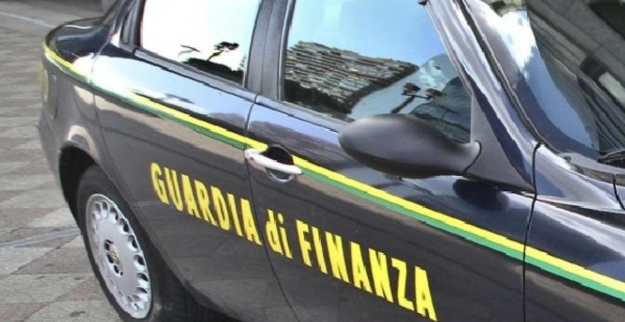 Guardia di finanza di Valenza: sequestrati 60 chili di argento per un valore di 56 mila euro