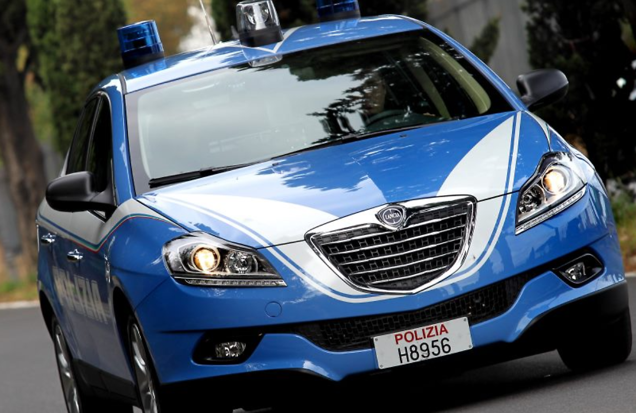 È avvolto nel mistero il caso di una ragazza di 20 anni trovata in stato confusionale e con segni di violenza a Ivrea