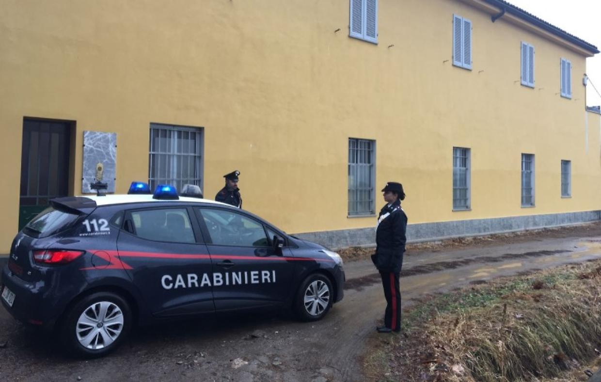 Catturato latitante ad Alessandria dopo un anno di fuga: denunciata la compagna per favoreggiamento