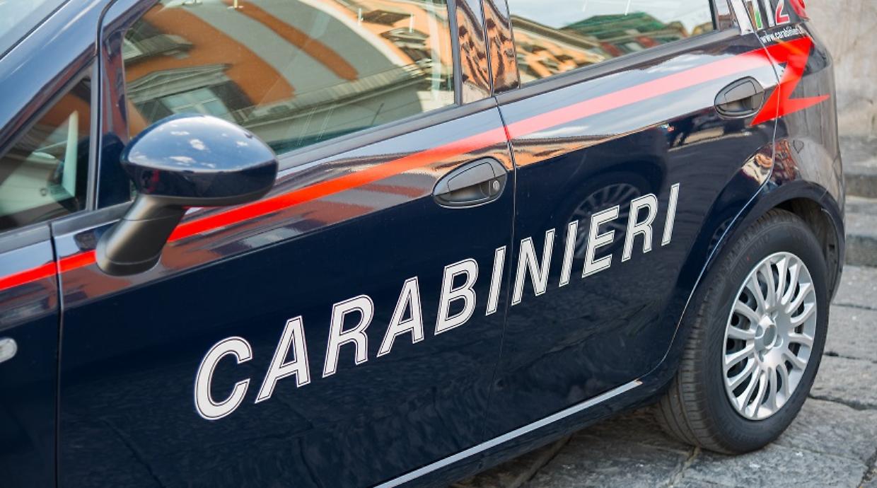 Auto in fiamme e uno schiaffo per strada: uno stalker torna a Serravalle Scrivia