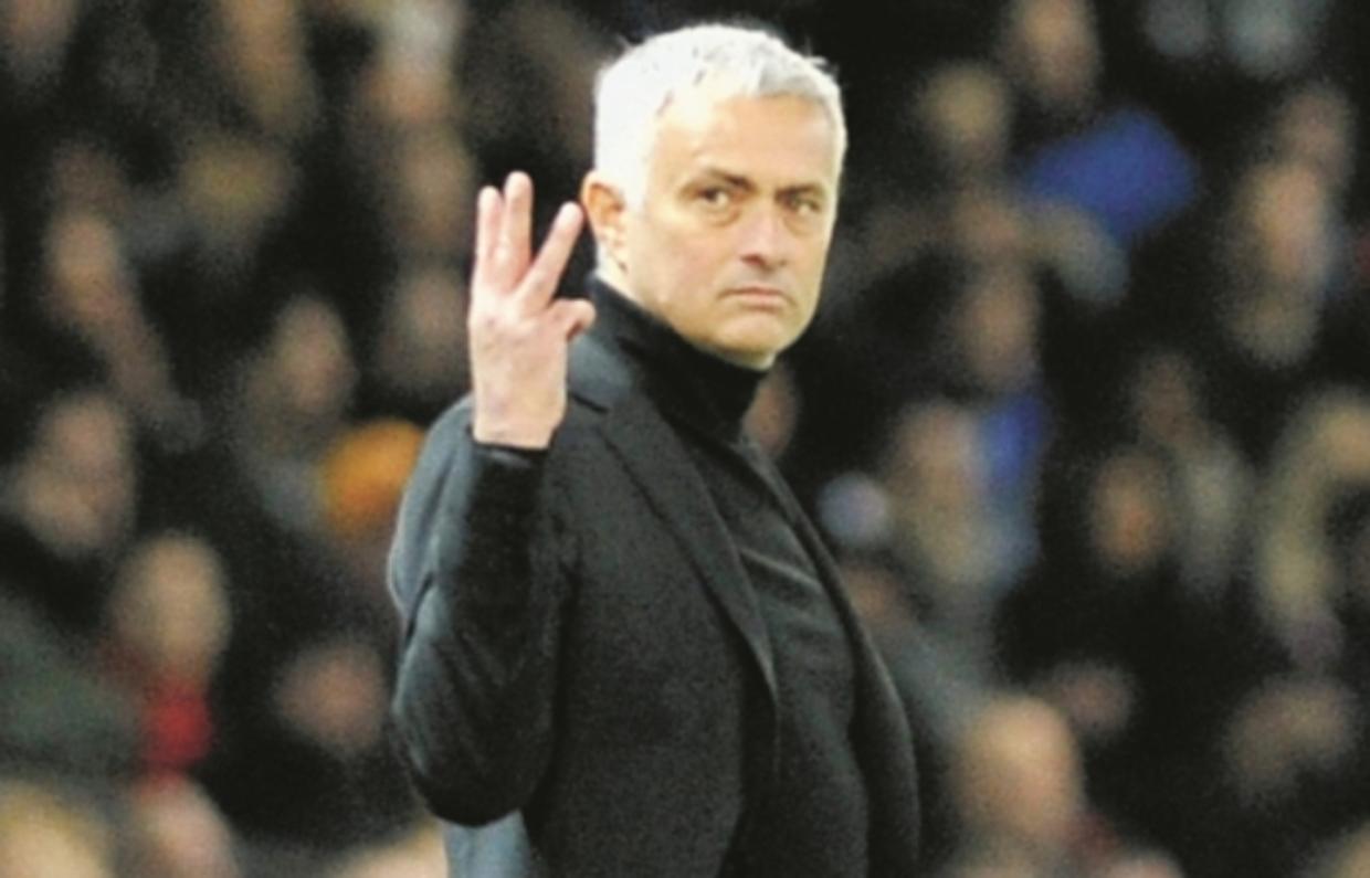La Roma ha esonerato Mourinho: il saluto dell'ex Special One