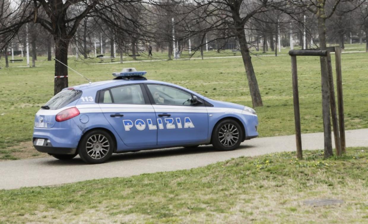 Rivarolo Canavese, schianto auto-moto in centro: centauro sbalzato sull&rsquo;asfalto