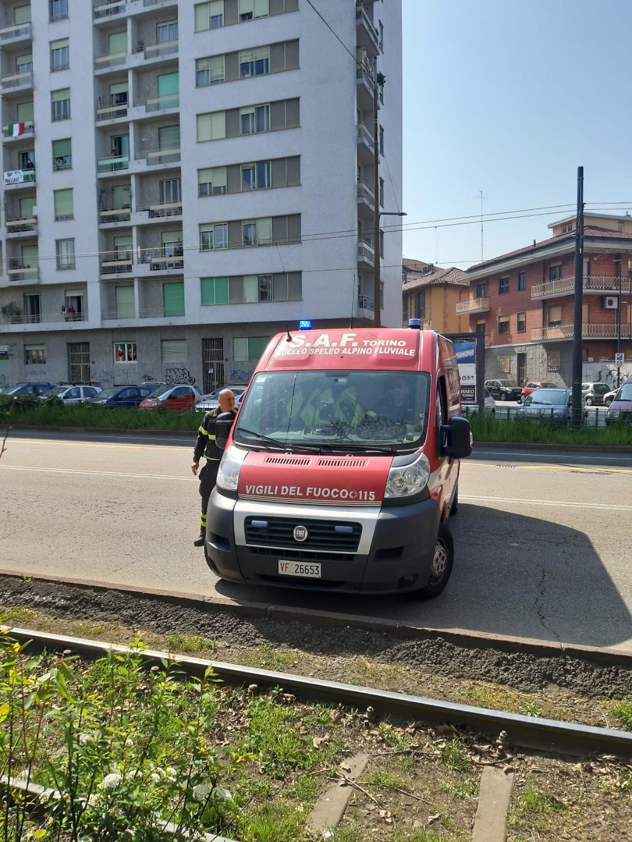 Incidente a Rivarolo Canavese: paura in rotatoria, ferita una donna