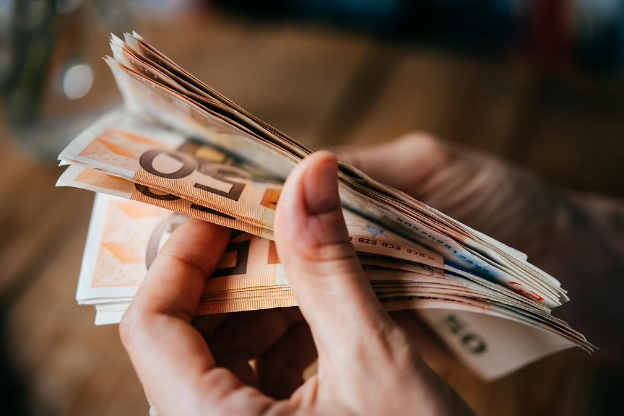 soldi euro estorsione