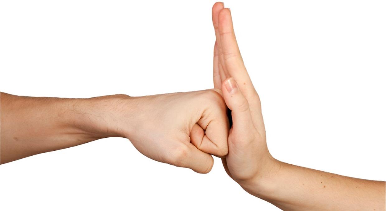 stop violenza mani