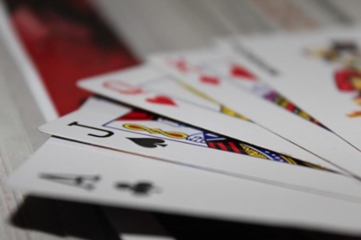 Quali sono i vantaggi e le principali differenze e fra casino virtuali e casino reali?