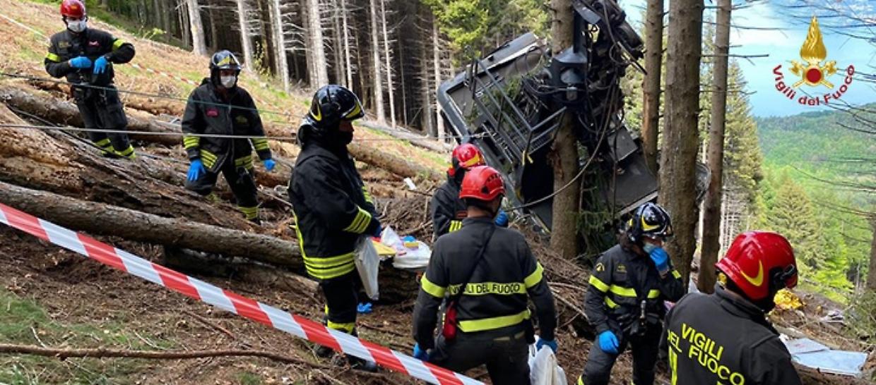 I vigili del fuoco sul luogo della tragedia