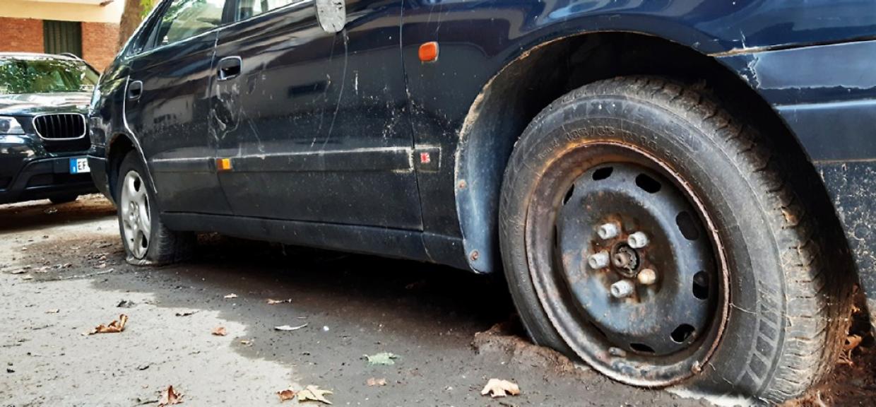 cimitero auto popolari7