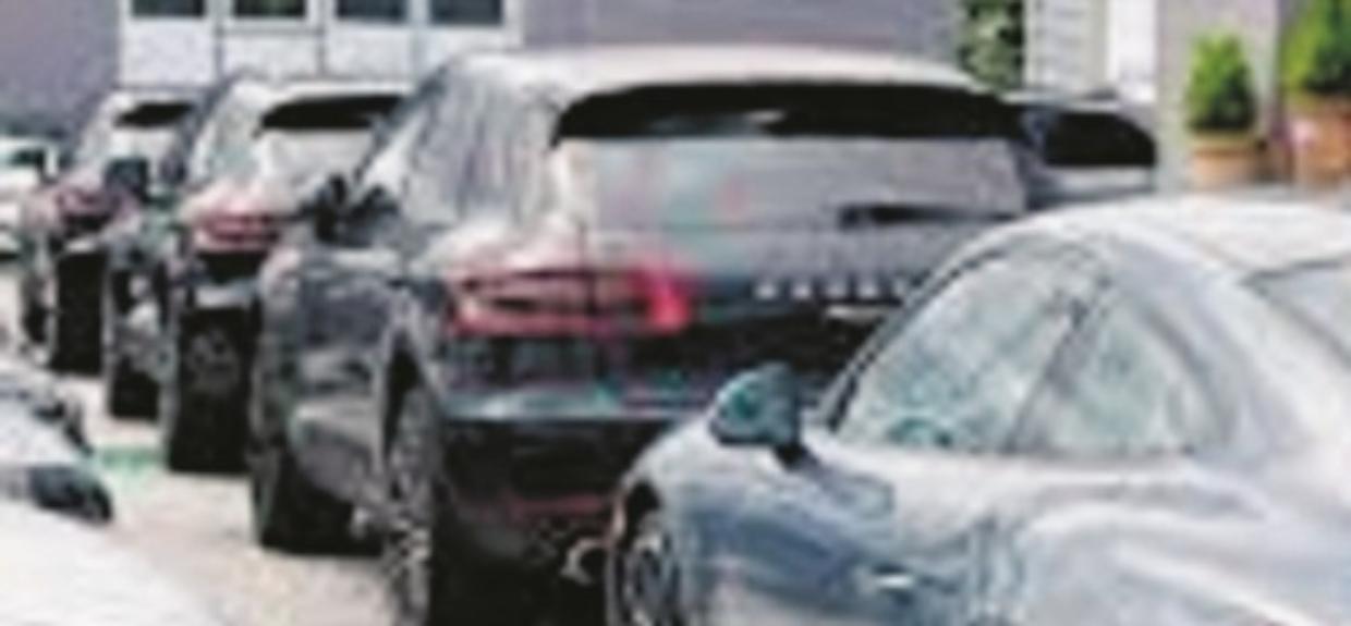 truffa auto lusso