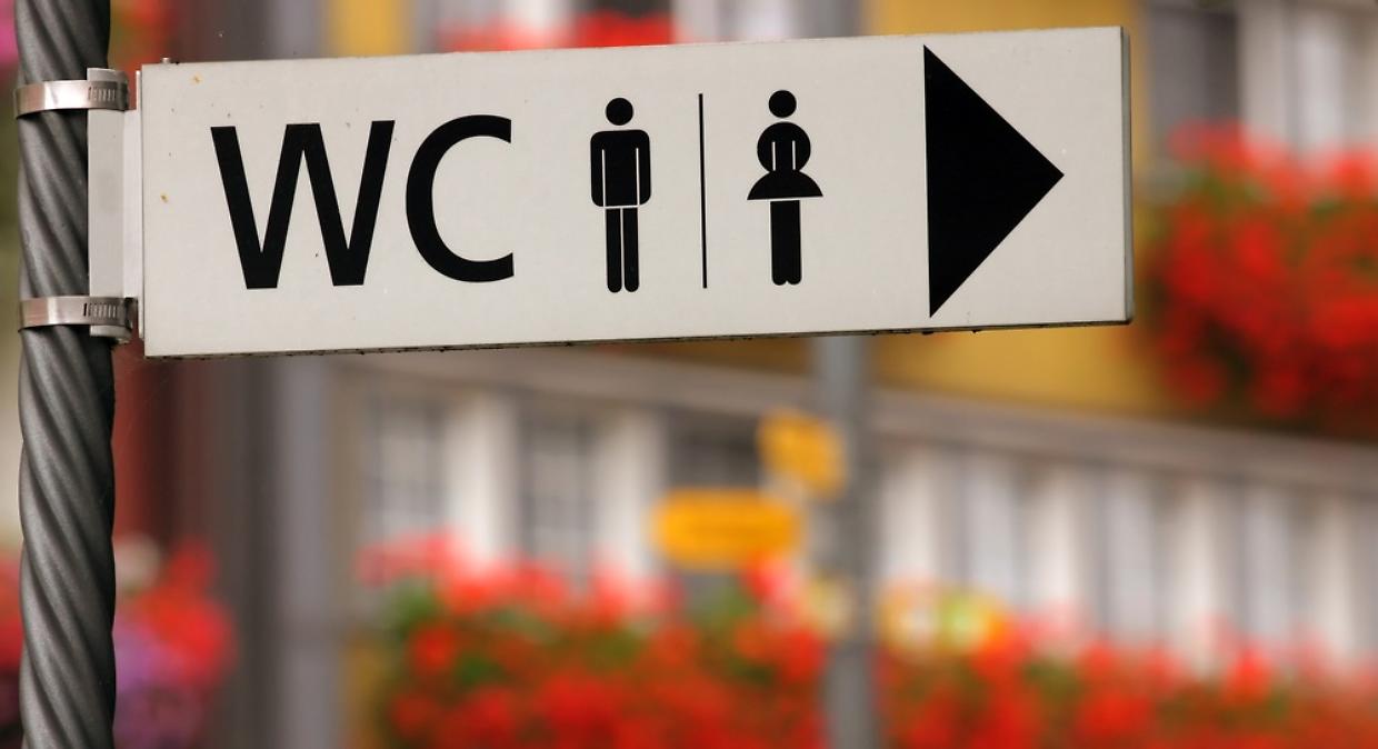Toilet sign on the street