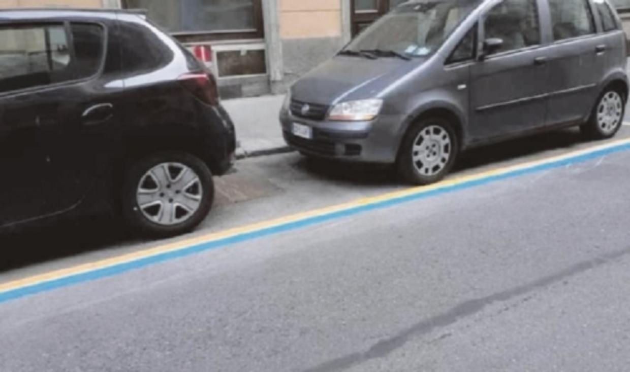linea gialloblu parcheggio
