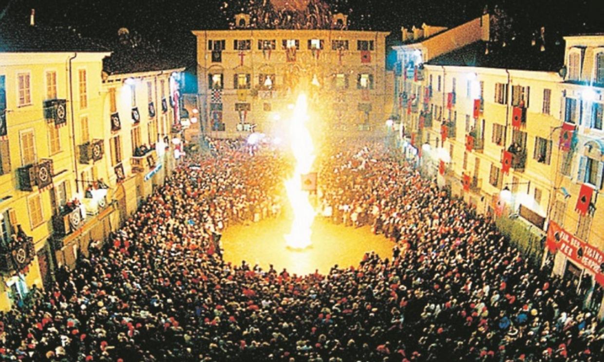 carnevale ivrea notte gn