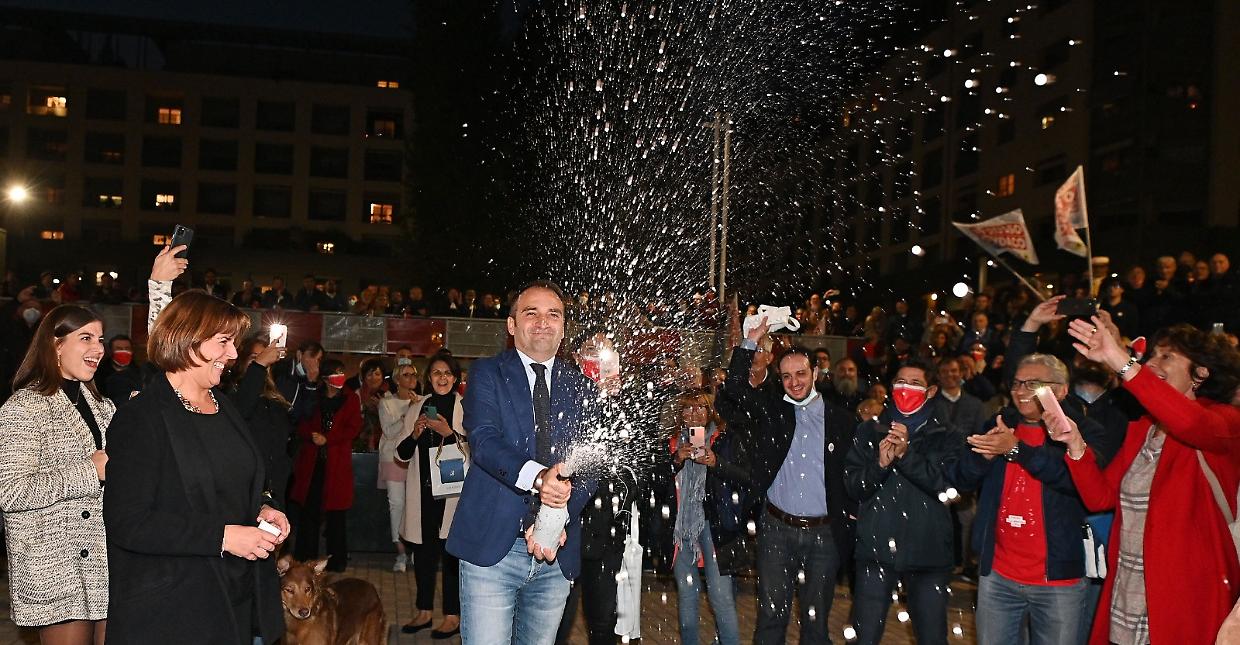 lo russo sindaco festa 16
