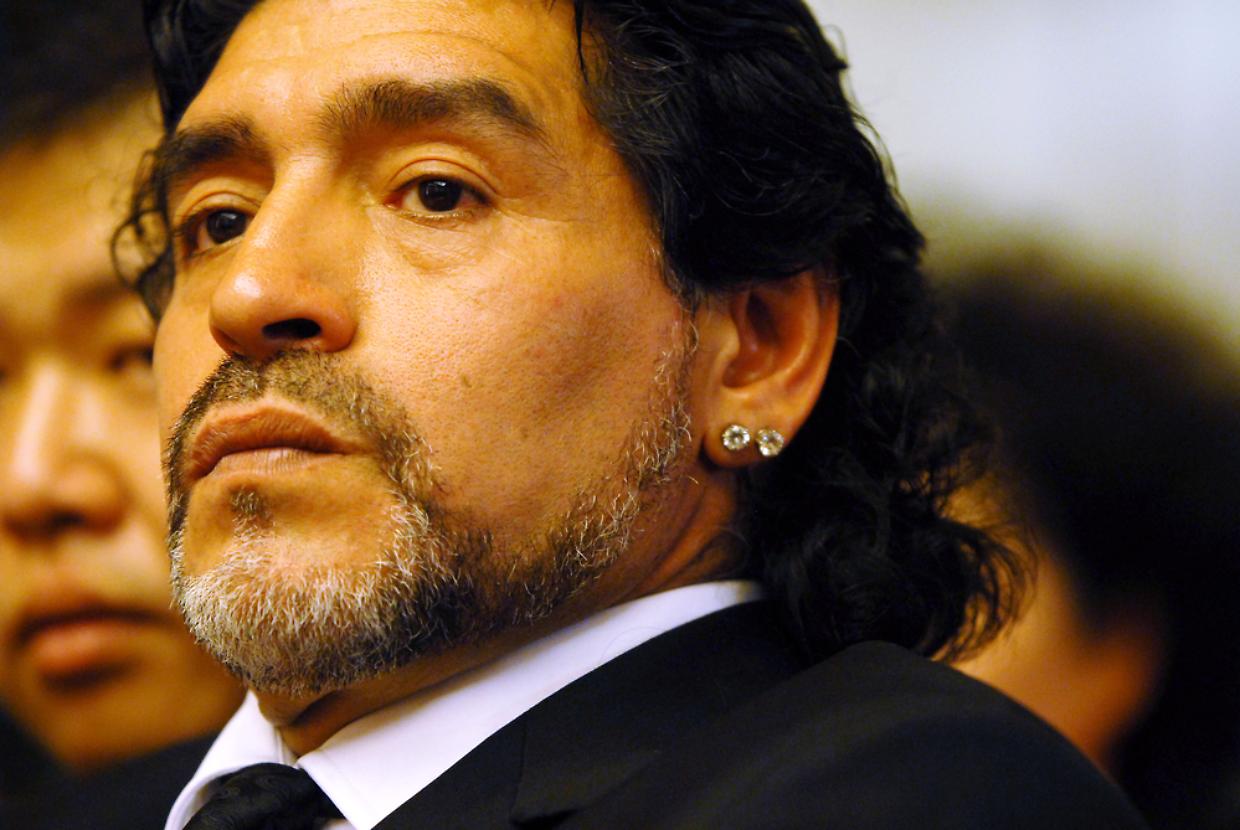 Processo per la morte di Maradona sospeso: giudice accusata di conflitto d’interessi