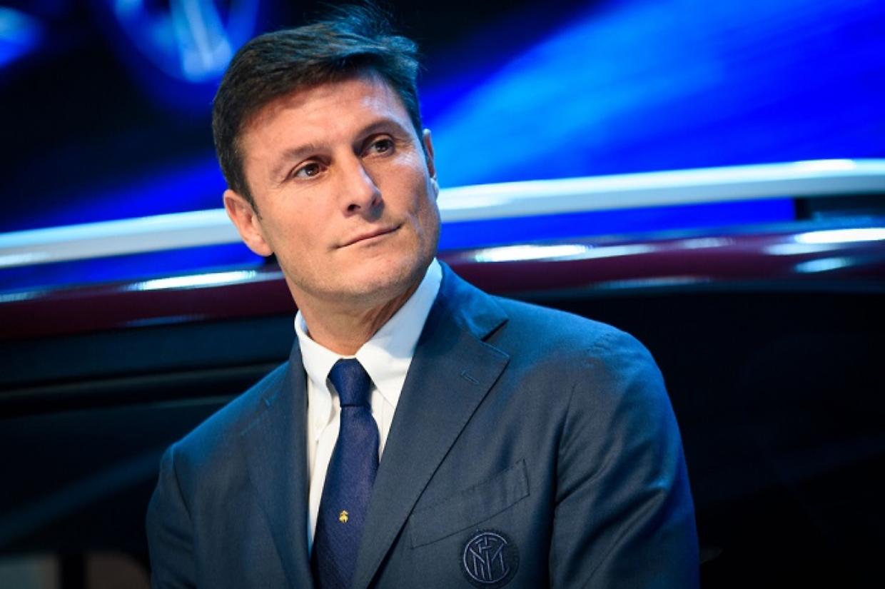 Javier Zanetti suits up to promote SWM Motors at Chengdu Motor Show 2017