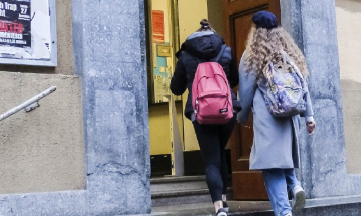 scuola generica liceo gn