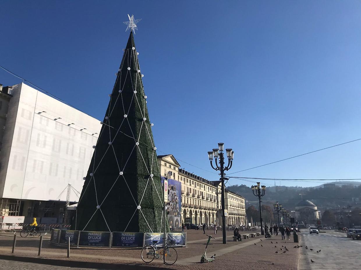 torino albero di natale zerbino piazza vittorio