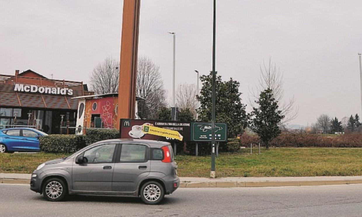 terreno mcdonald borgarello chieri gn