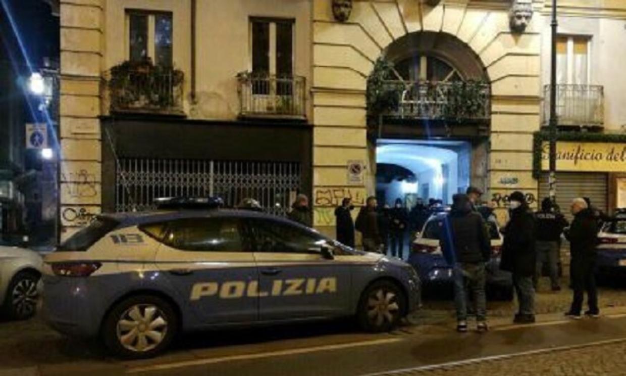 bambina tre anni caduta