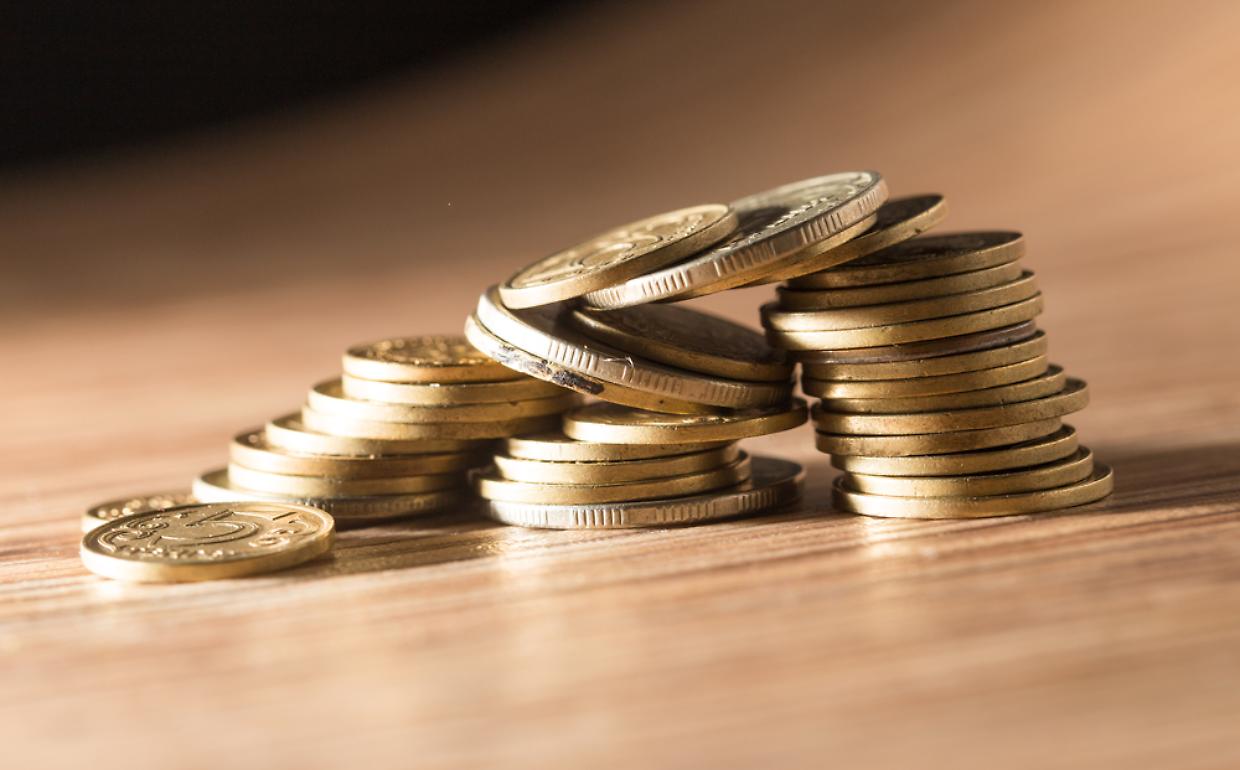 monete monetine soldi dp coins on the table. close-up