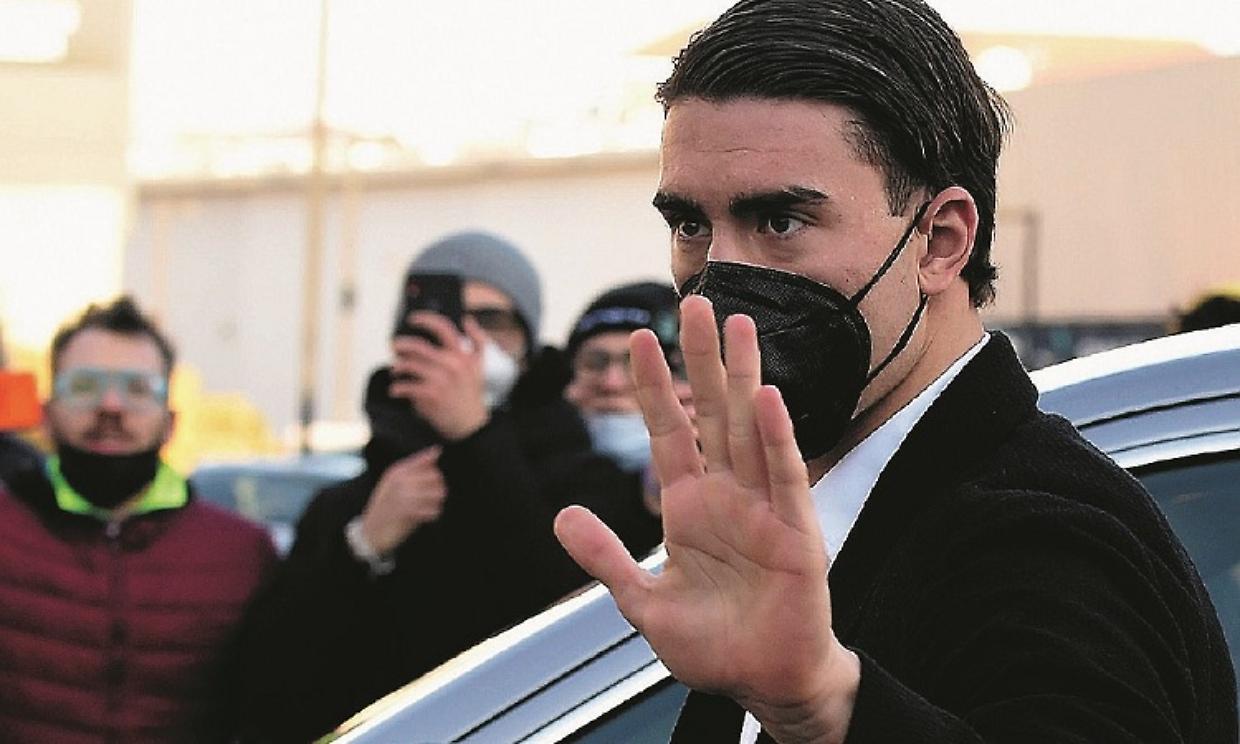 Dusan Vlahovic il nuovo calciatore bianconero all?arrivo al J-Medical per le visite mediche, Torino, 28 gennaio 2022 ANSA/ ALESSANDRO DI MARCO