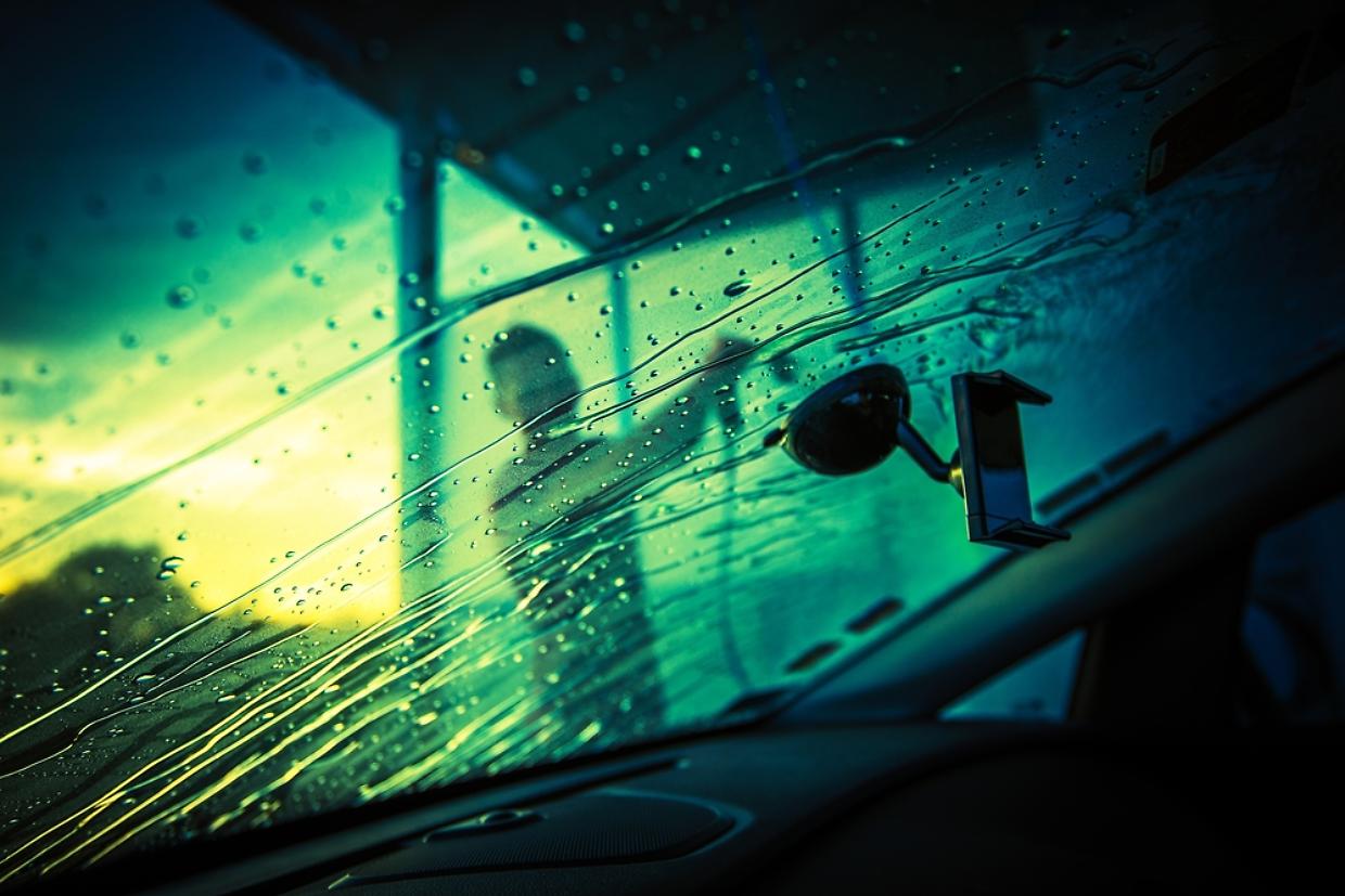 Car Windshield Cleaning