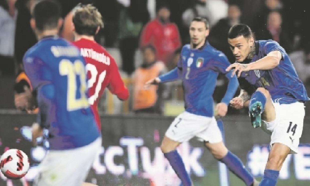 scamacca vs tur