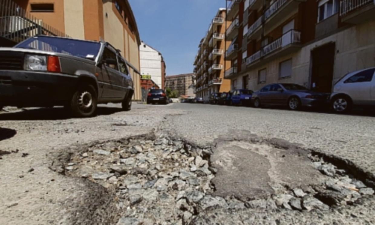 Allarme incidenti: il dissesto stradale la prima causa, quasi due pedoni al giorno coinvolti
