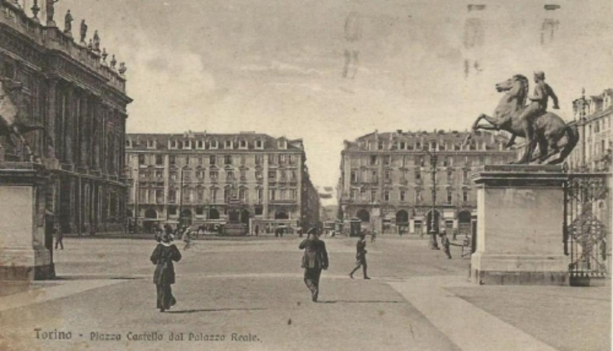 piazza castello