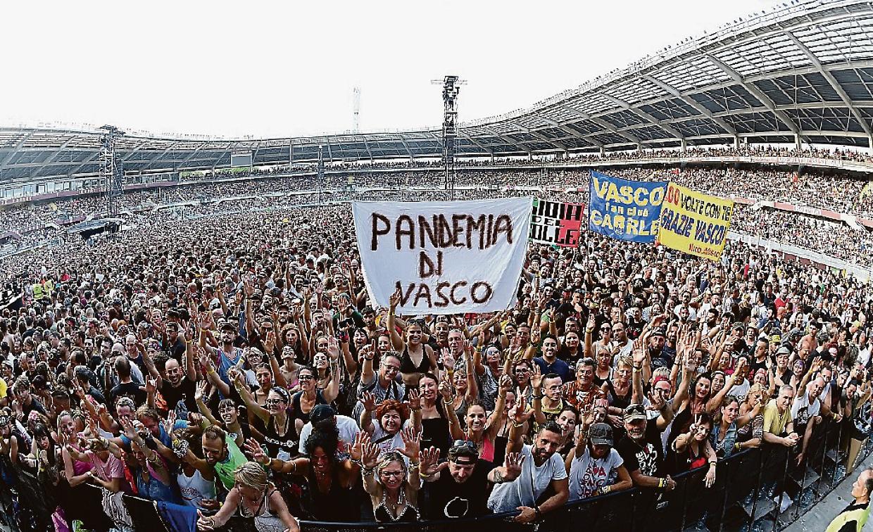 Concerto di Vasco Rossi allo stadio olimpico grande torino , Torino, 30 giugno 2022 ANSA/ALESSANDRO DI MARCO