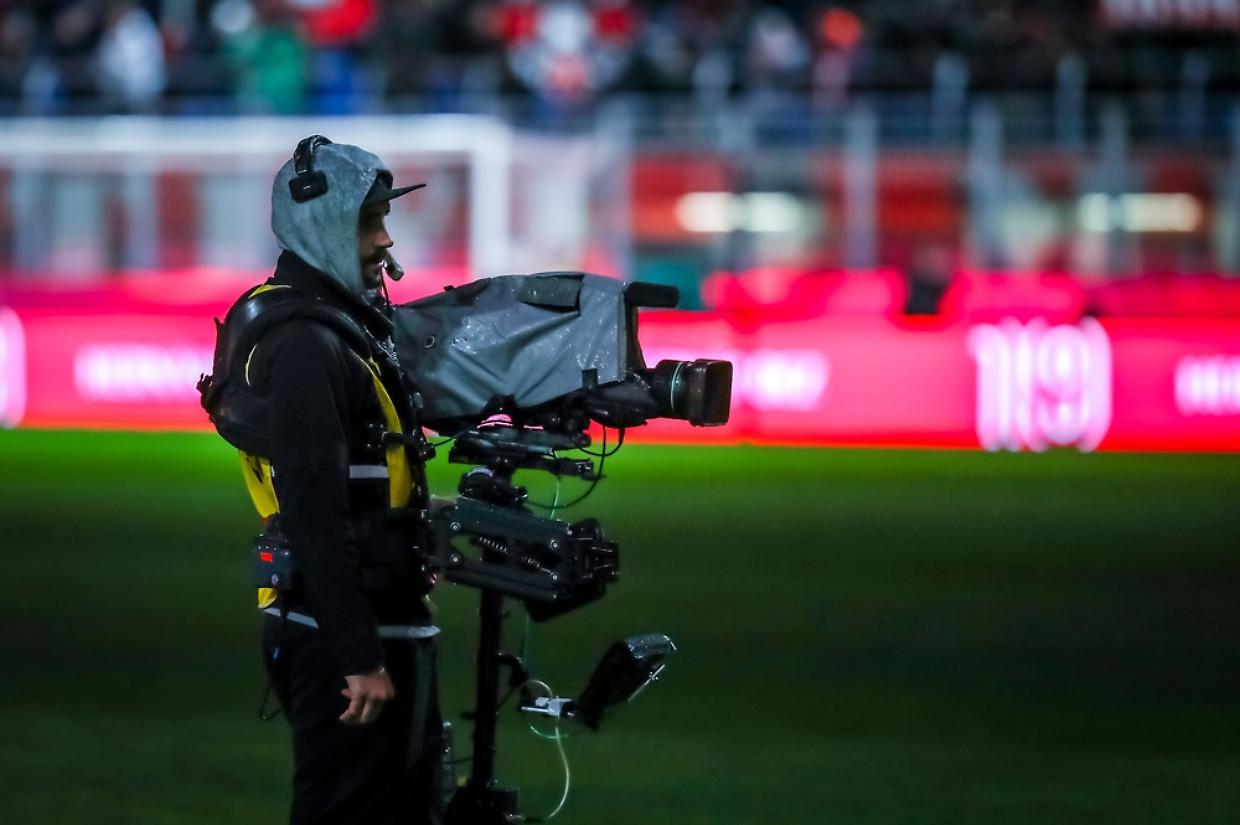 DAZN e ACE chiudono “Calcio”: smantellato il sito illegale di streaming sportivo più popolare d’Italia