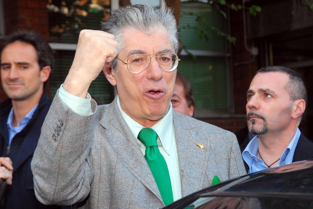 Milano - Umberto Bossi ricoverato d'urgenza in ospedale
