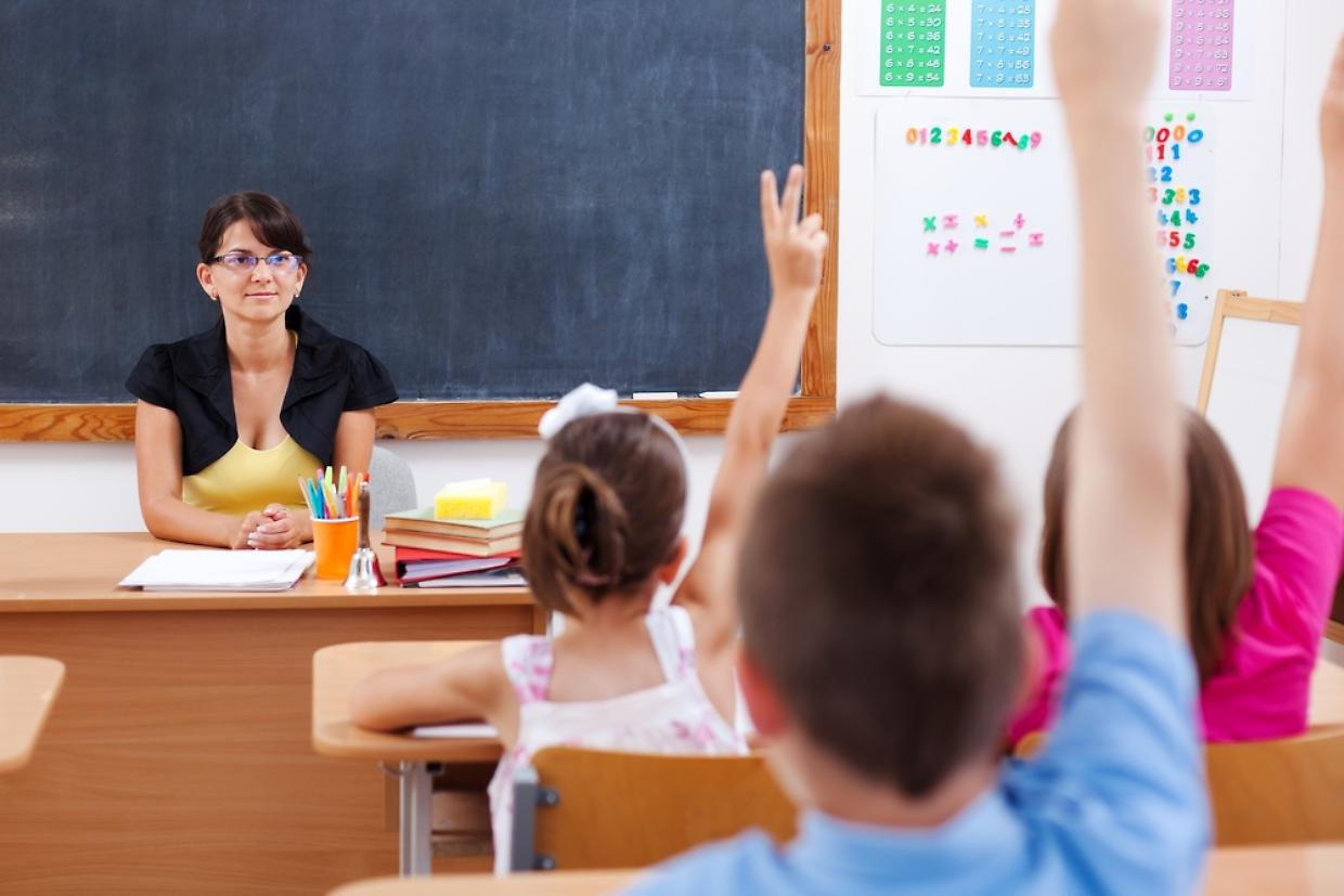 scuola insegnante maestra classe