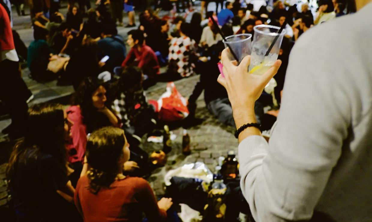 malamovida alcol gruppo gn