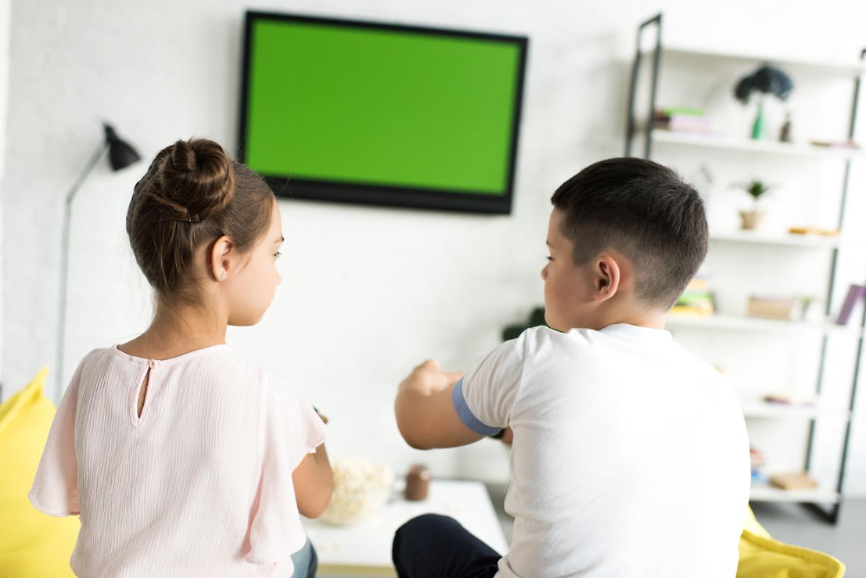 bambini gioco tv dp
