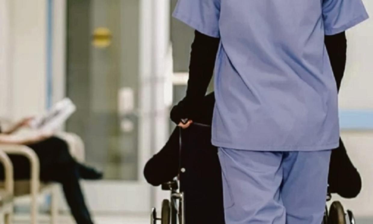 Sospeso perché non si vaccina contro il Covid, i giudici danno ragione all'oss No Vax