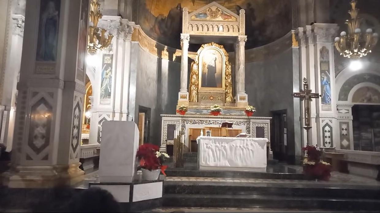 Caro-bollette, chiesa al freddo. Il parroco: «Costi troppo alti»