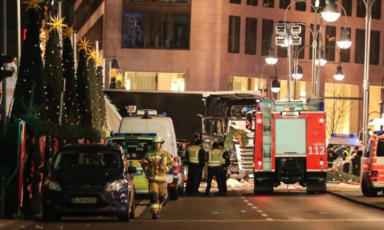 Il Tir usato dal killer per la strage di Natale fu rubato a Orbassano