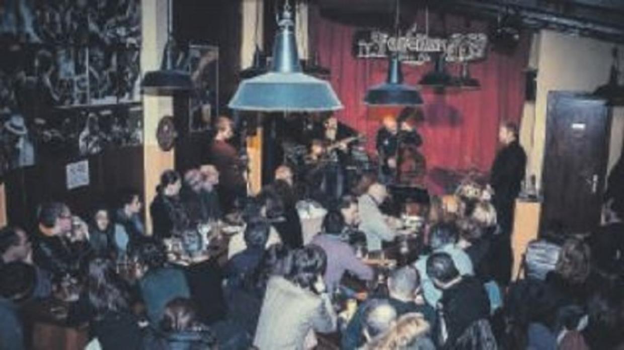 Chiude lo storico pub “Capolinea 8” dove suonarono i più grandi del jazz