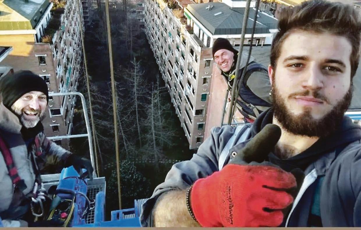 autogru via genova torino selfie