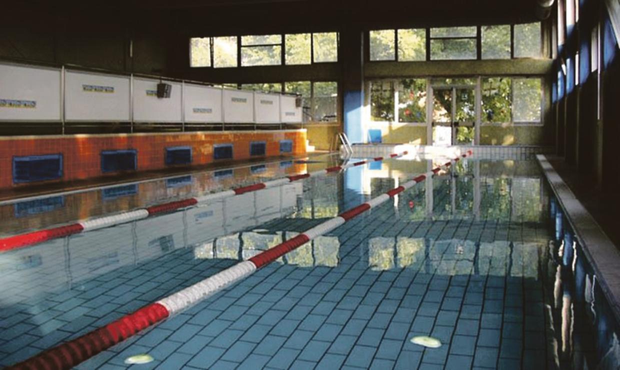 piscina strada castello