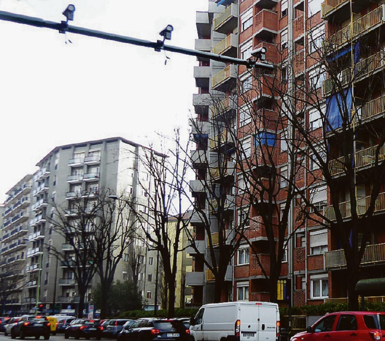 Accesi 2 nuovi T Red in città: «Semafori pronti a multare»