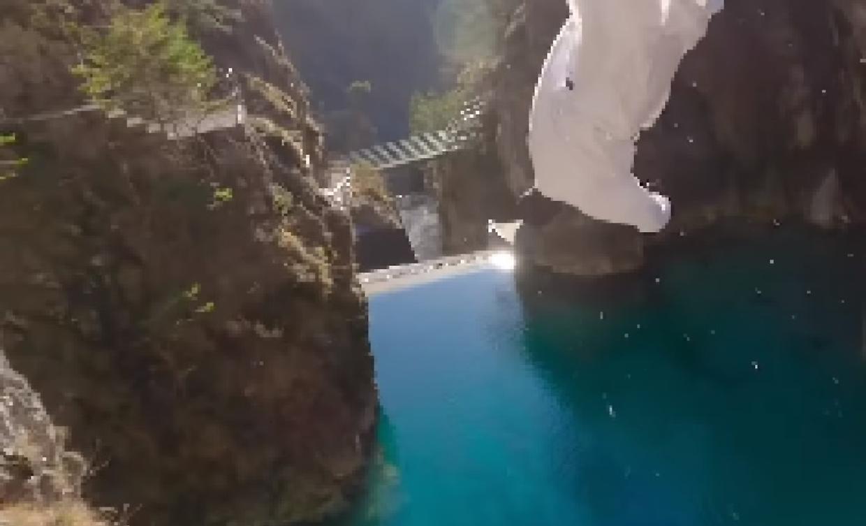 tuffo acqua parkour