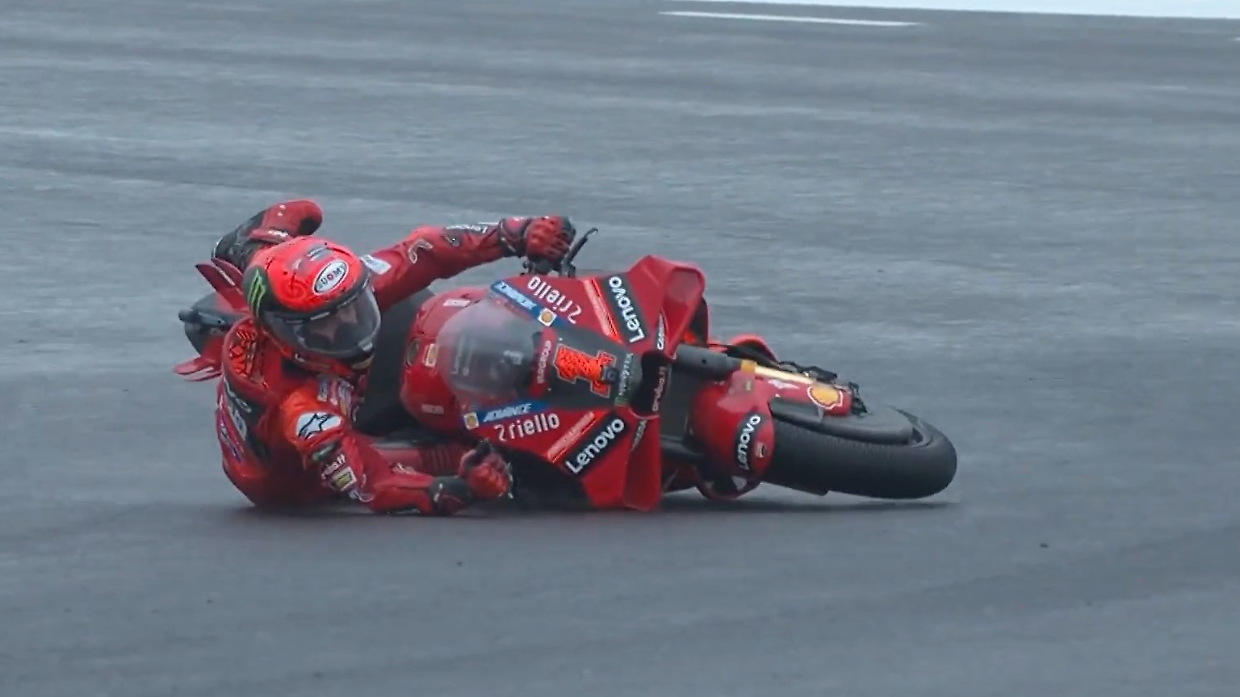 Bagnaia furioso: «La caduta mi fa inc...»